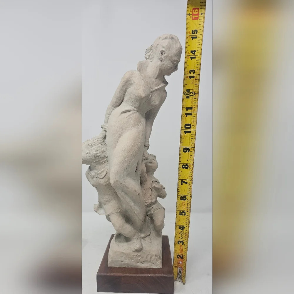 Vintage Austin Prod Inc 1983 Sculpture Mother and Small Children 15" Tall - Picture 12 of 12